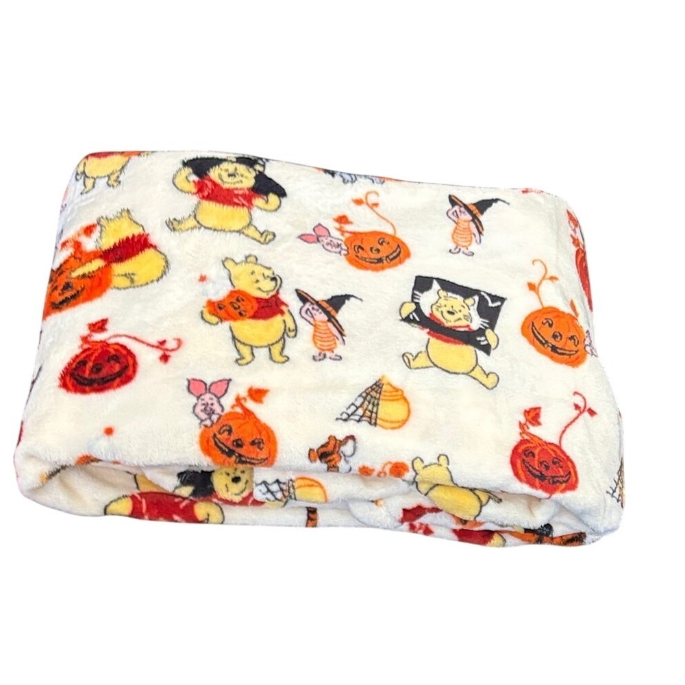 The Big One Disney Halloween Winnie The Pooh Throw Blanket Oversized 5'x6' NEW